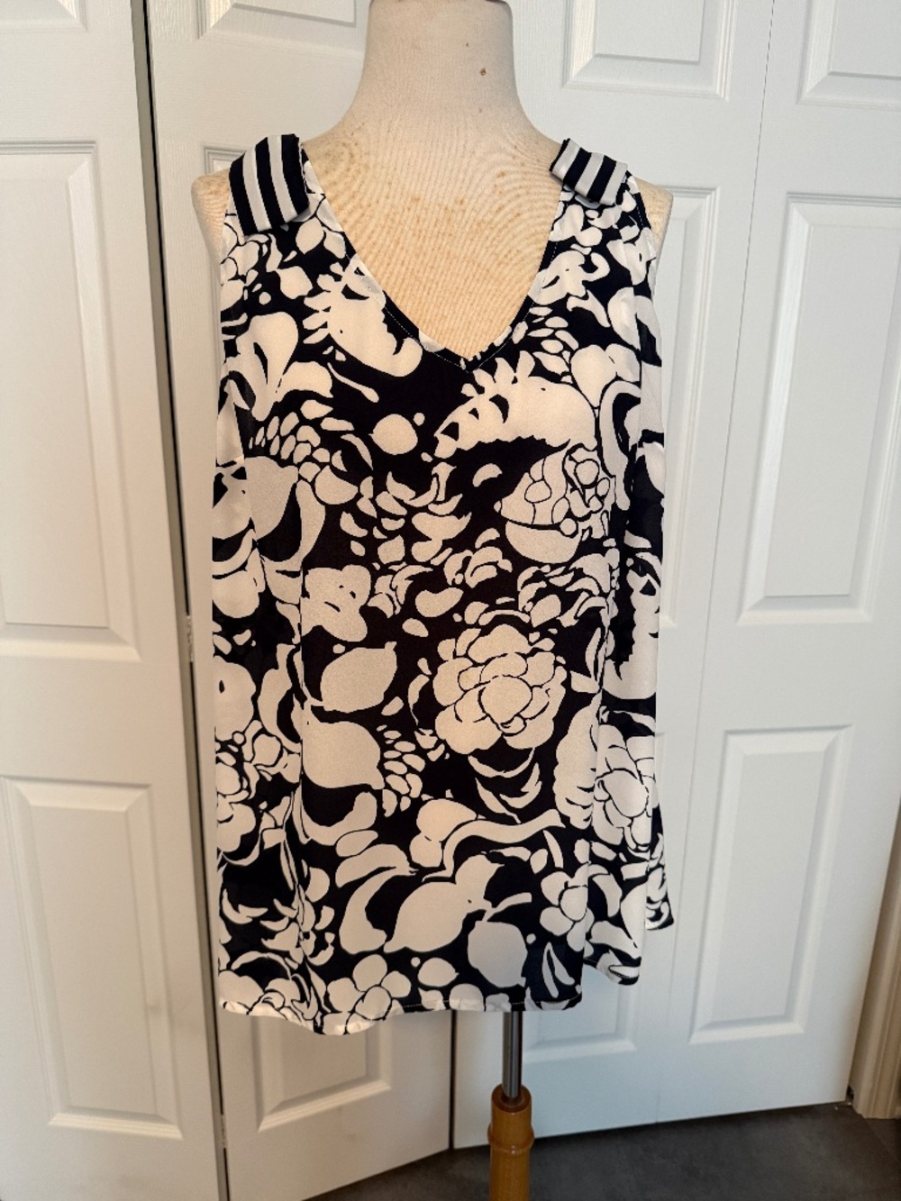 Cabi  Blue Separate tops